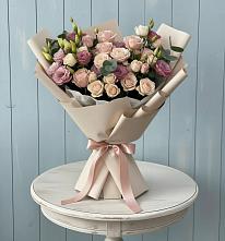 Букет цветов из:  Розы и Лизиантусы в Ясном