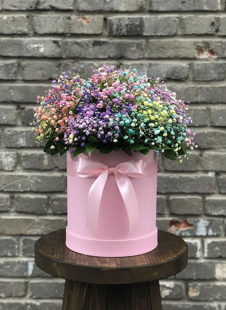 Цветочная композиция из Гипсофила и Розы в шляпной коробке в Ясном