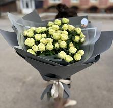 Букет Белые кустовые розы Солинеро в Ясном