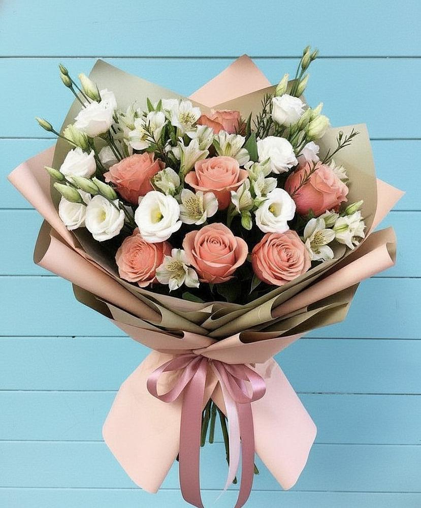Букет цветов из: Розы, Альстромерии и Лизиантусы в Ясном