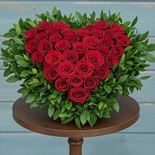 Цветочная композиция из Розы в виде сердца в Ясном