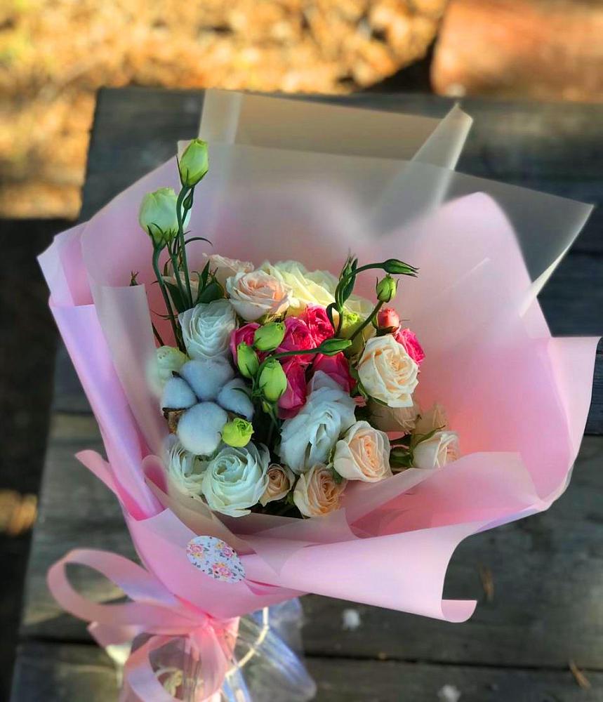 Букет цветов из: Розы и Лизиантусы в Ясном