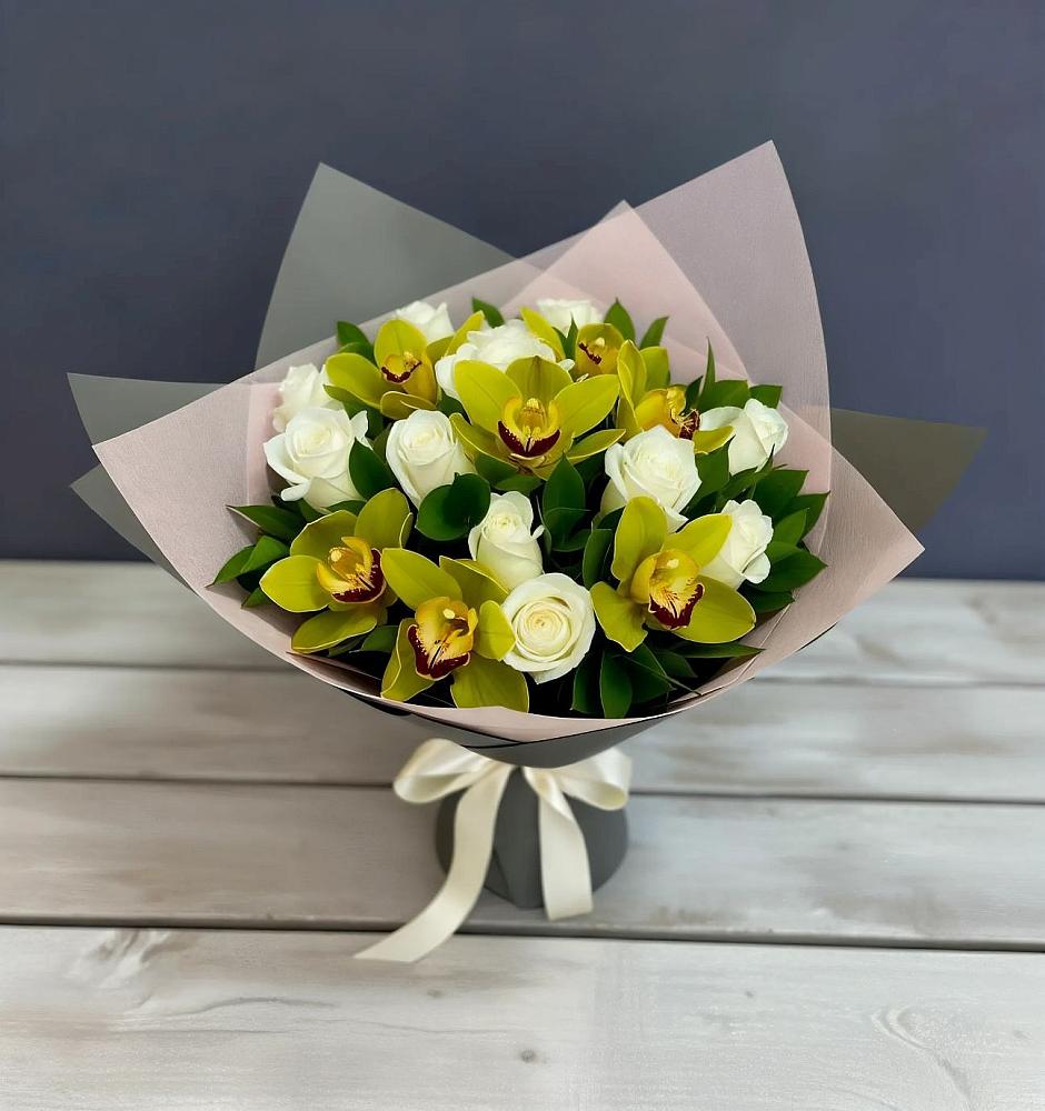 Букет цветов из: Орхидеи и Розы в Ясном