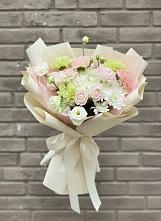 Букет цветов из:  Гвоздики, Розы, Лизиантусы и Хризантемы в Ясном