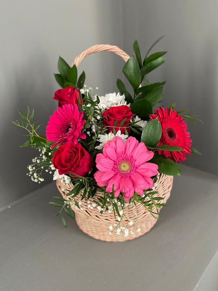 Цветочная композиция из Розы, Хризантемы и Герберы в корзине в Ясном