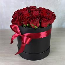 Цветочная композиция из Розы в шляпной коробке в Ясном