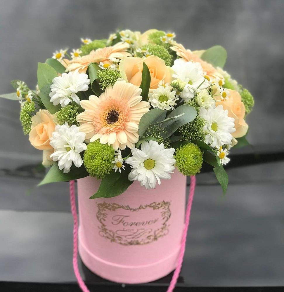 Цветочная композиция из Розы, Герберы и Хризантемы в шляпной коробке в Ясном