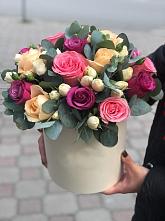 Цветочная композиция из Розы в шляпной коробке в Ясном